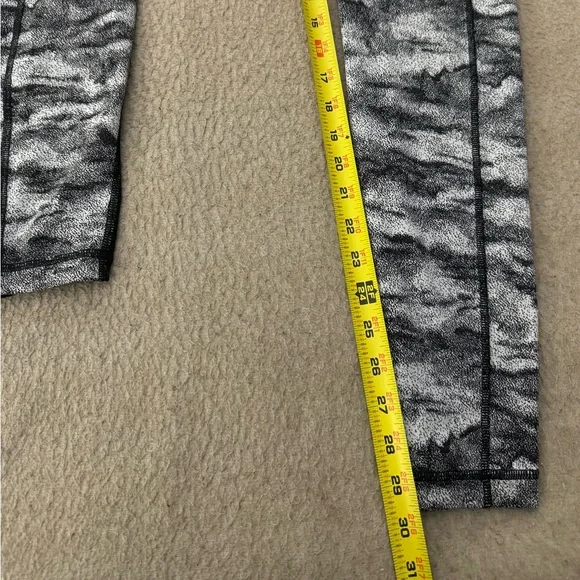Lululemon Speed Tight V Power Luxtreme Hazy Days Black White / Black Size 10 - Picture 6 of 10
